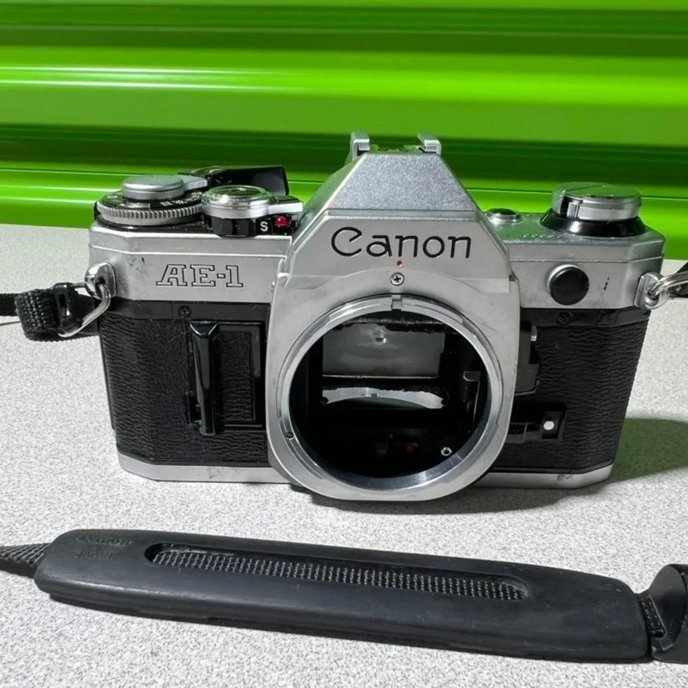 Canon AE-1 35mm SLR Film Camera Body Vintage Silver Black Japan 2386617